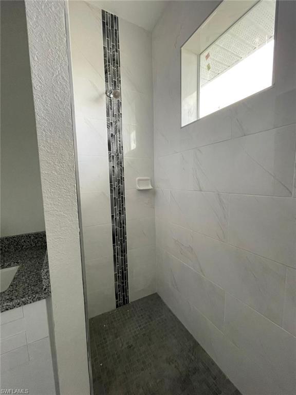 Building Photo - 319 Nicholas Pkwy W