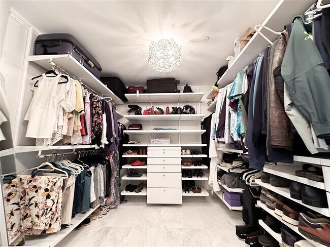 Building Photo - 2101 S Surf Rd