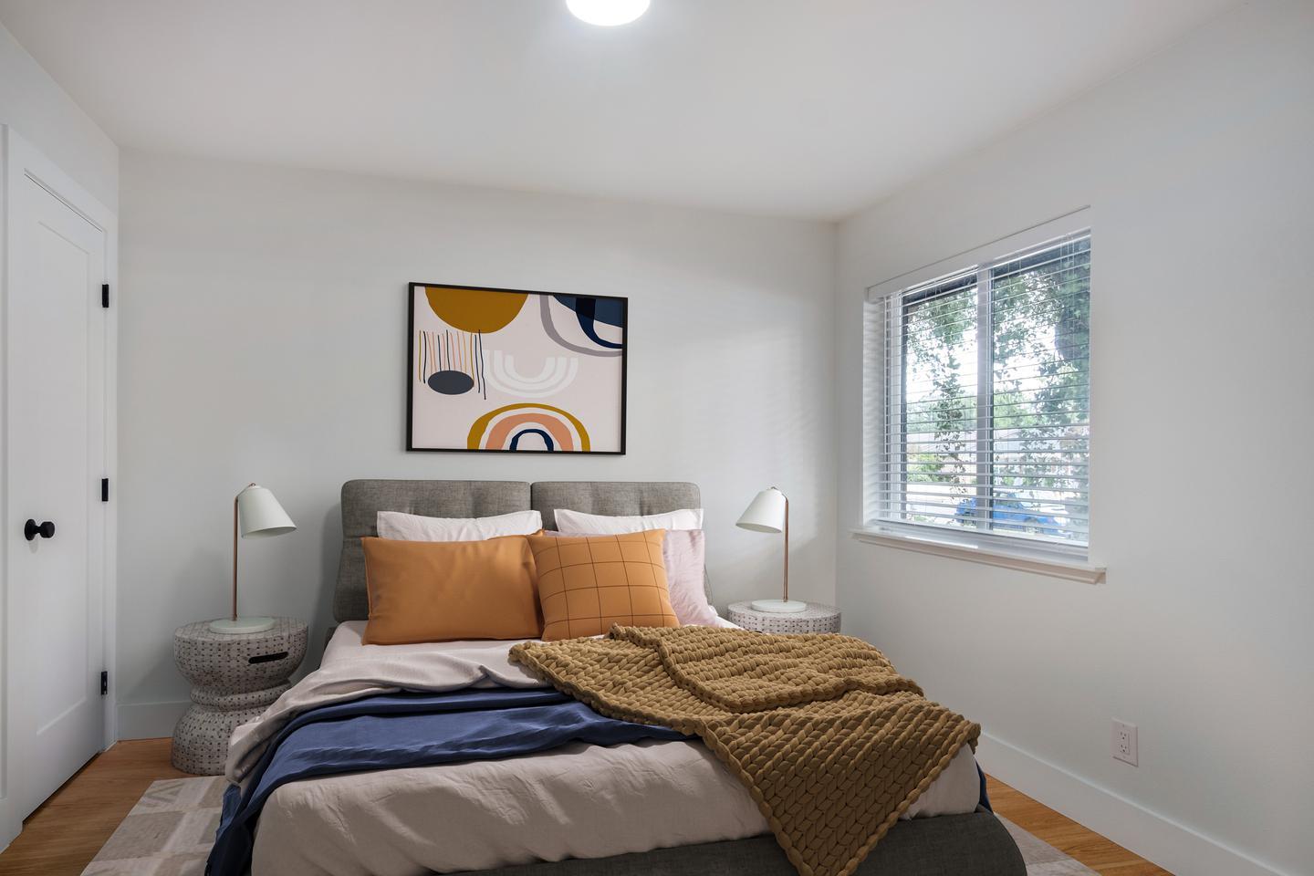 Building Photo - Bright Northwest Dallas home on large quarter-acre lot