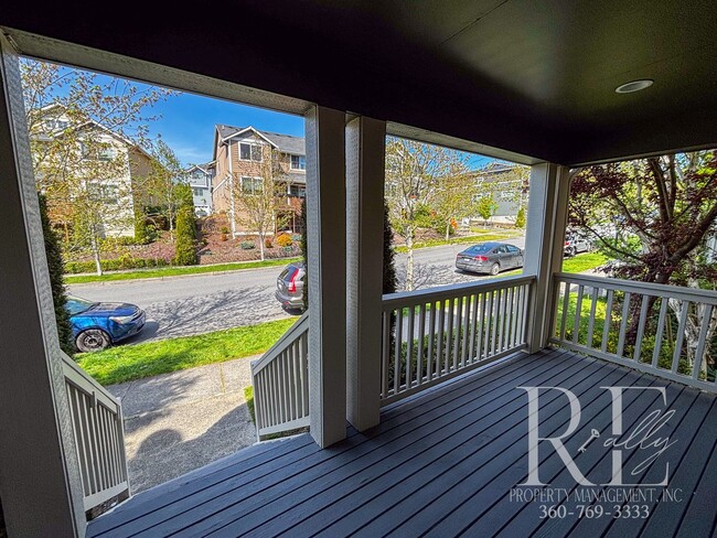Building Photo - Spacious 3-Bedroom Home in Desirable Manet...