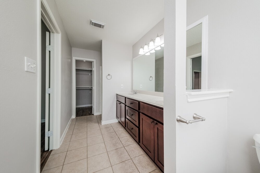 Building Photo - 22711 Bridgewater Dr