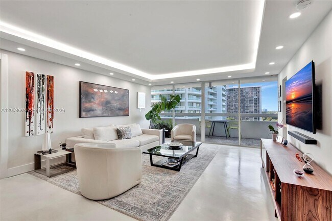 Building Photo - 1627 Brickell Ave