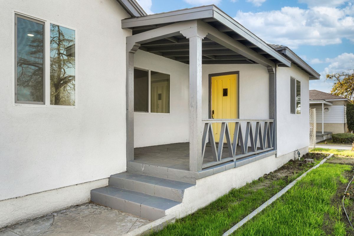 Building Photo - 301 10th St