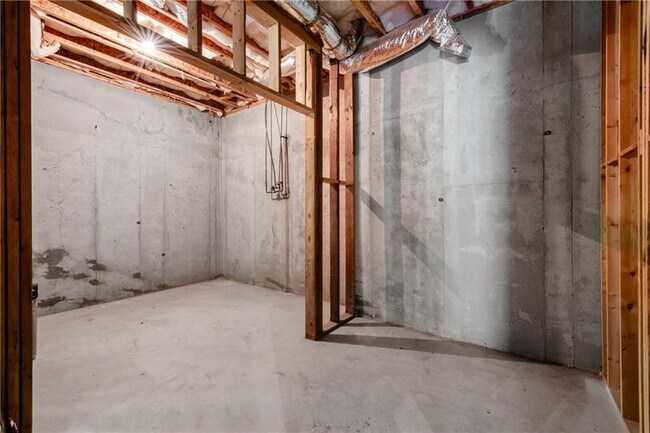 Building Photo - 5861 Yoshino Cherry Ln NE