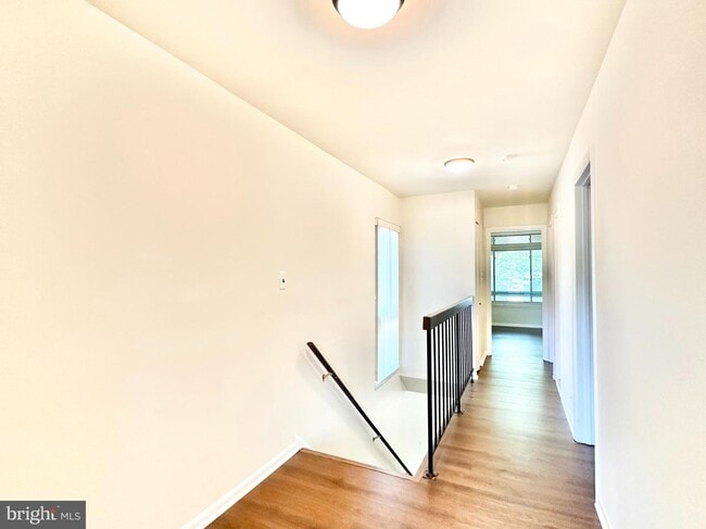 Building Photo - 626 15th St S