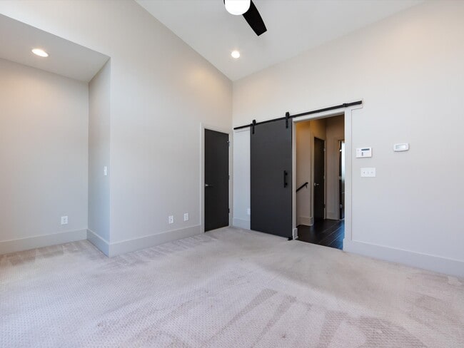 Building Photo - 237 Domain Way
