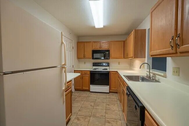 Building Photo - 134 N Rdg Dr