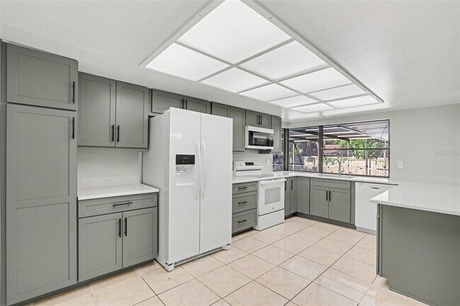 Building Photo - 648 Bua Dr