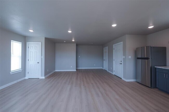 Building Photo - 108 Sandy Oaks Loop