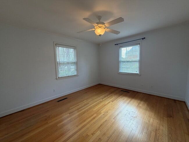 Building Photo - 115 Adams Ave