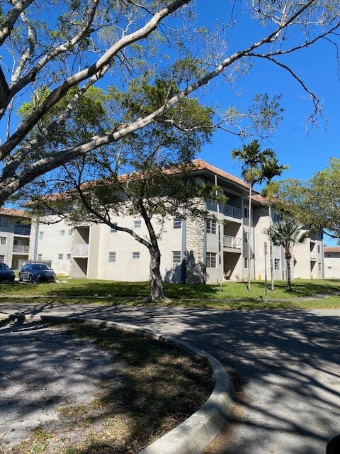 Building Photo - 13900 Lake Placid Ct