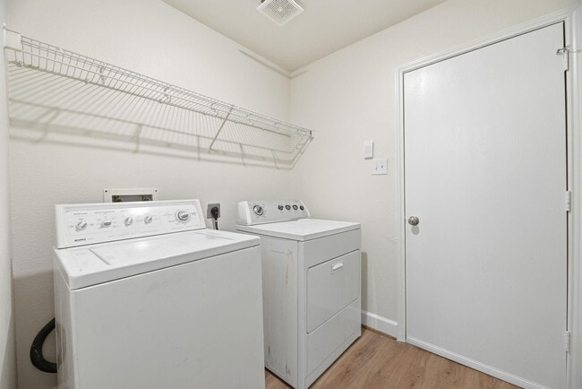 Building Photo - 18110 Jills Way Ln