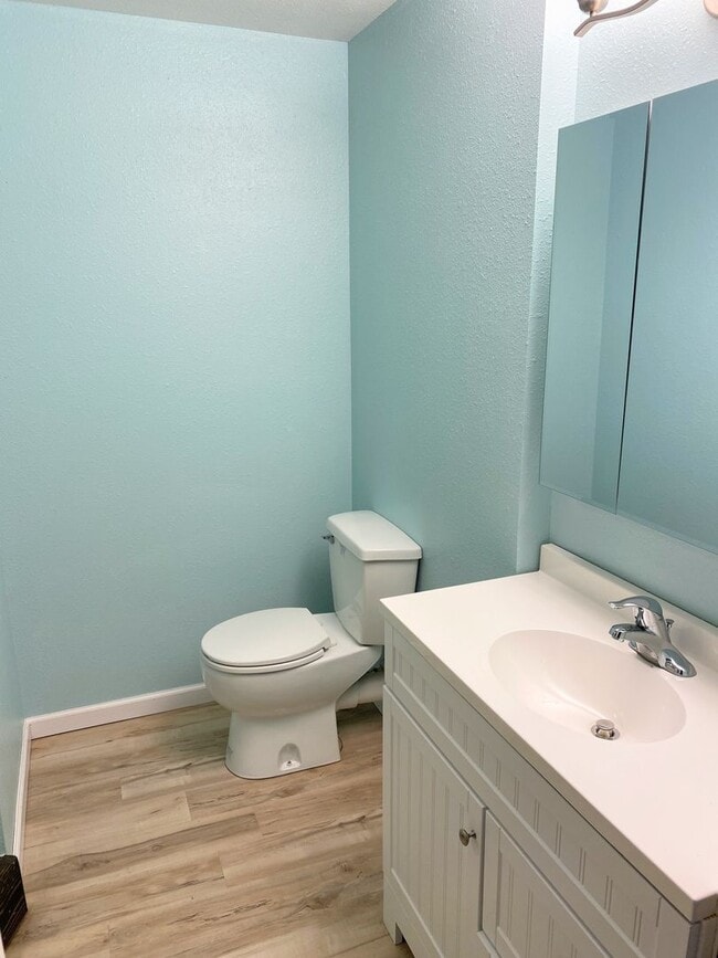 Building Photo - 2 bed, 2 bath home
