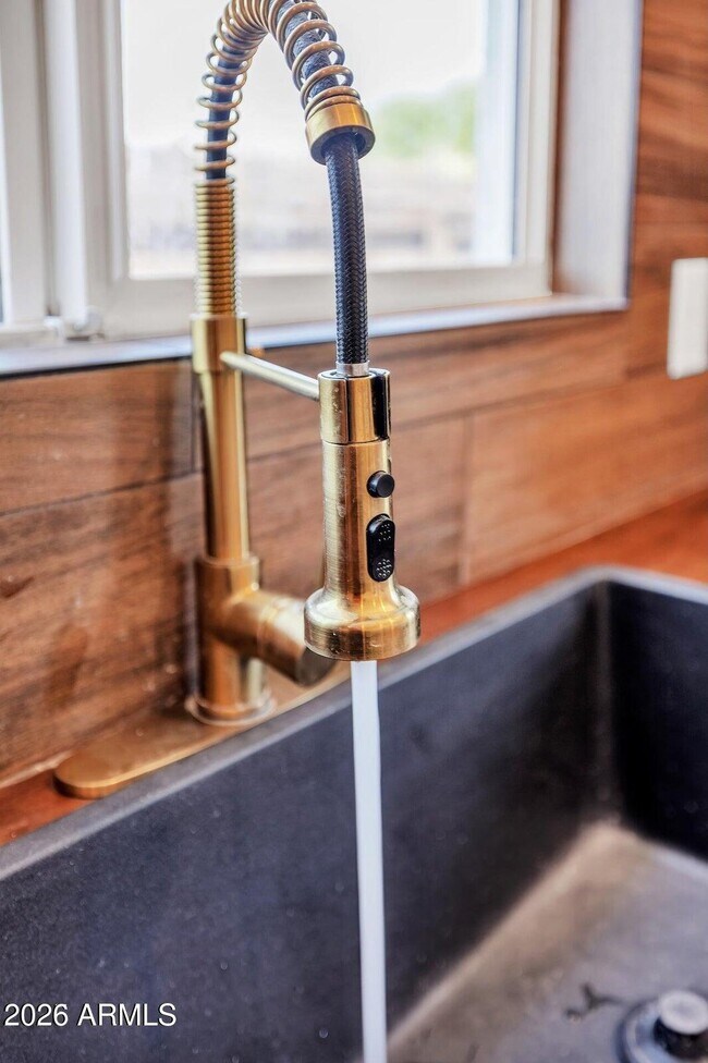 Building Photo - 510 N 10th St