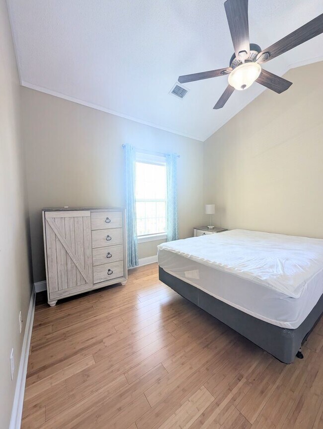 Building Photo - 3947 Gladiola Ct