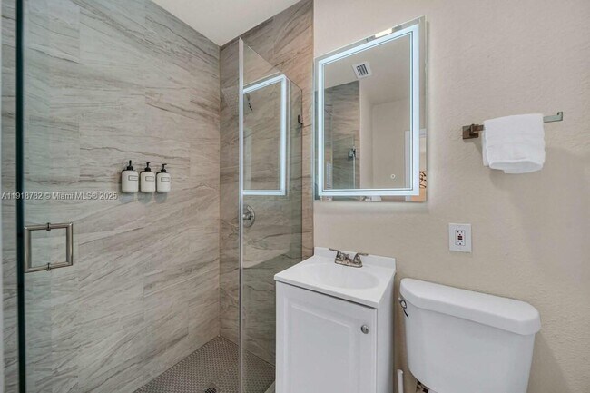 Building Photo - 305 NW 124th St