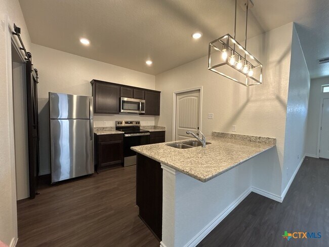 Building Photo - 5112 Rose Gdn Lp