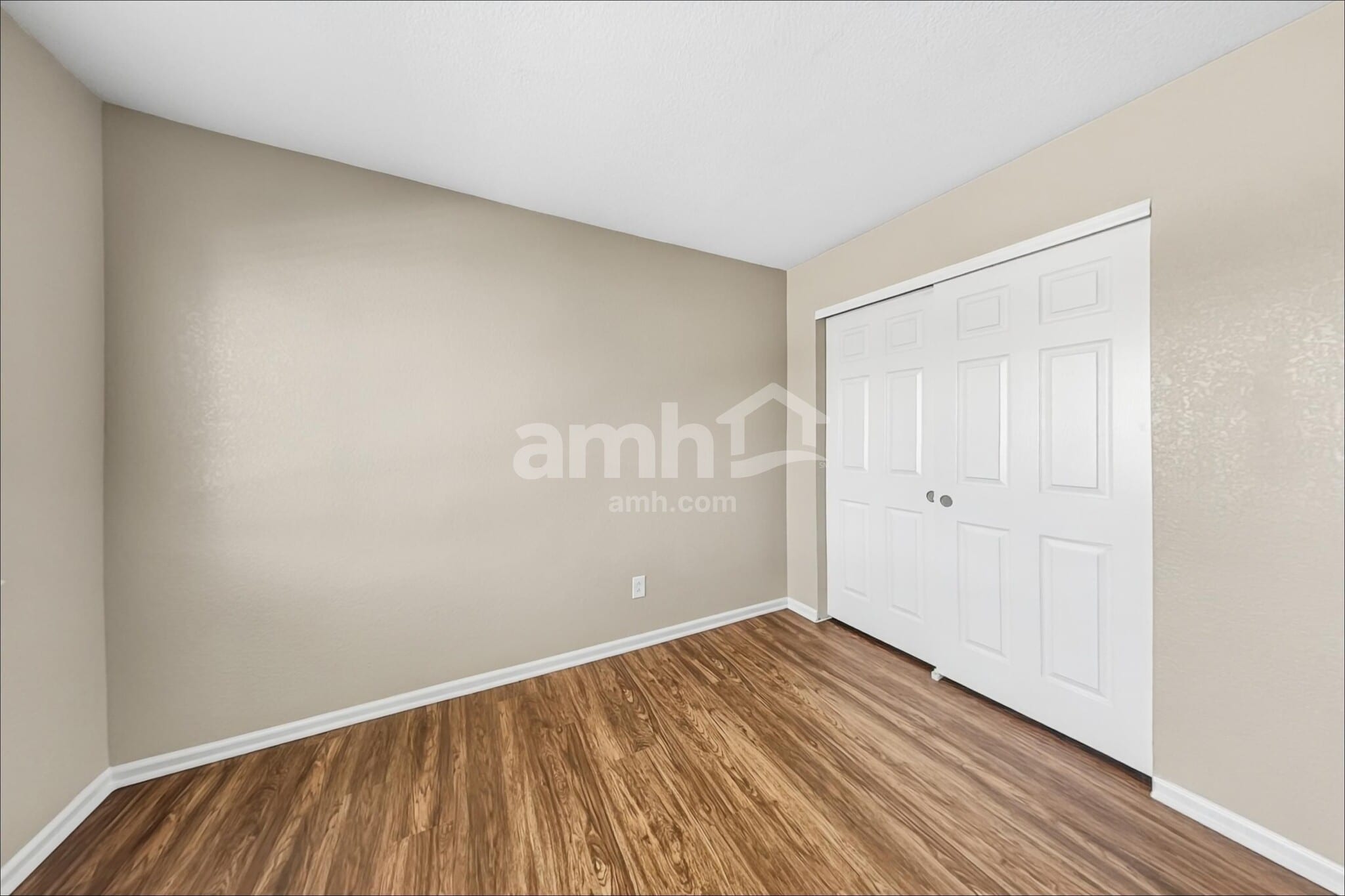 Building Photo - 4995 Fundy St