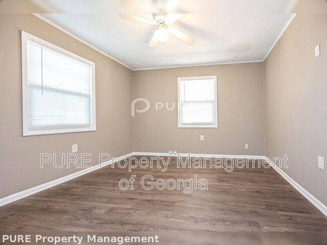 Building Photo - 245 Doane St SW