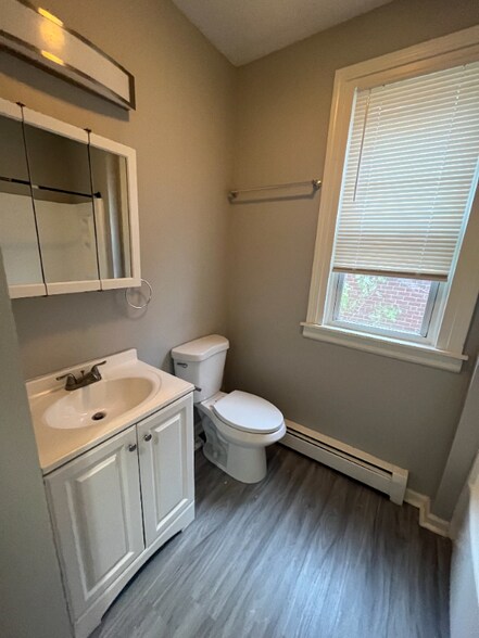 Building Photo - 235 Collins St