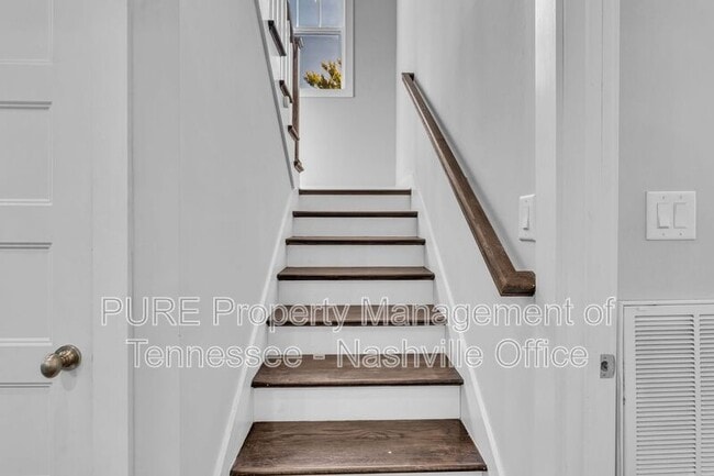 Building Photo - 1404 10th Ave N