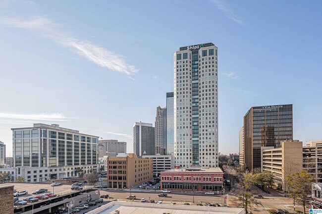Building Photo - 300 20th St N