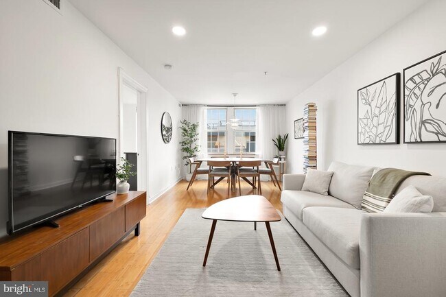 Building Photo - 1417 Newton St NW