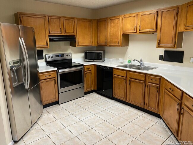 Building Photo - 3510 Mistic Grove
