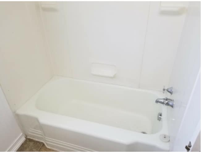Building Photo - Lovely 2 Bed/2 Bath Home