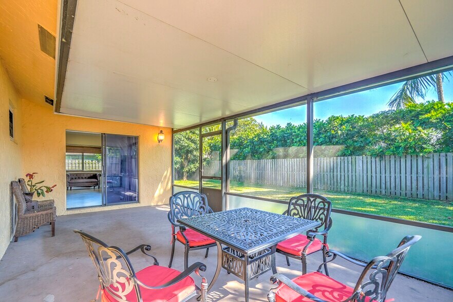 Building Photo - 1386 Fulmar Dr