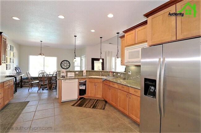Building Photo - 14270 Quail Springs Rd