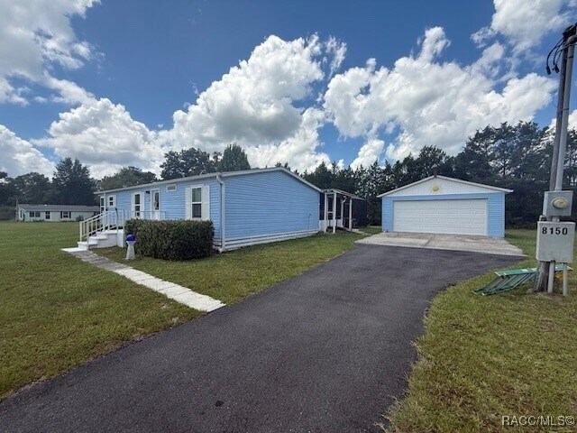 Building Photo - 8150 N Runty Terrace