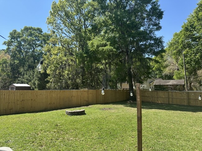 Building Photo - 209 Brighton Woods Dr