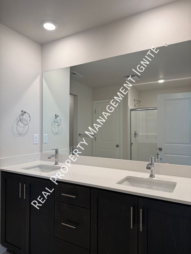Building Photo - 21237 SE Pelee Dr