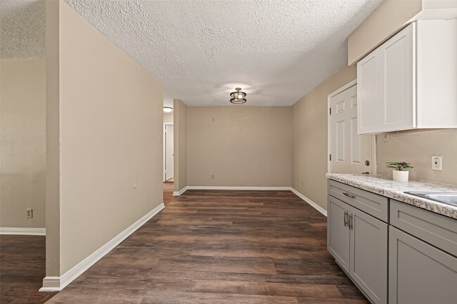 Building Photo - 13309 Milo Dr