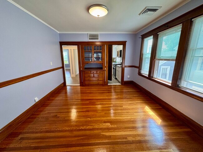 Building Photo - 253 E Squantum St