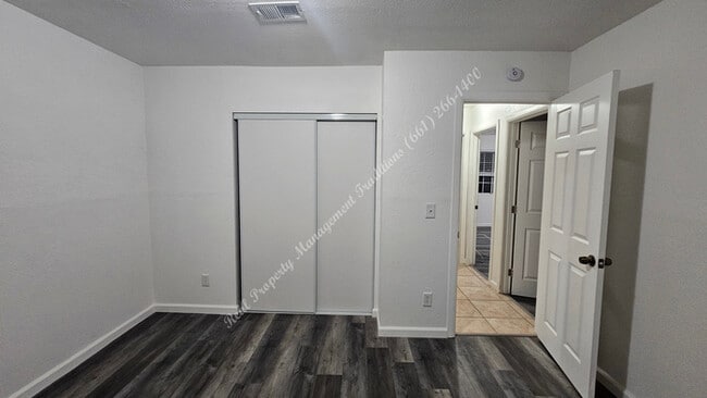 Building Photo - *** Please call us @ 661-266-1400 for information on availability, showings and applications proc...