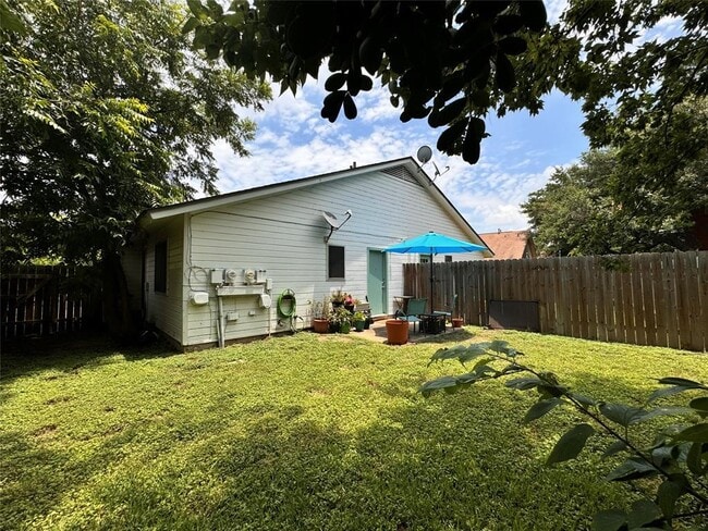 Building Photo - 12306 Deer Falls Dr