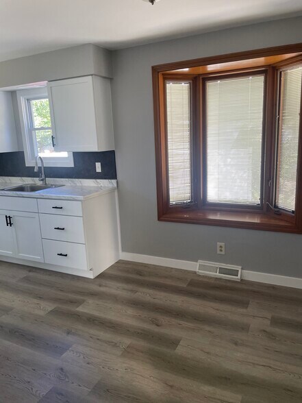 Building Photo - 2850 Northglen Dr