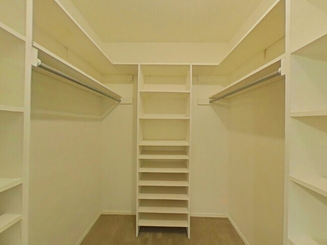 Building Photo - 15706 Havenrock Cir