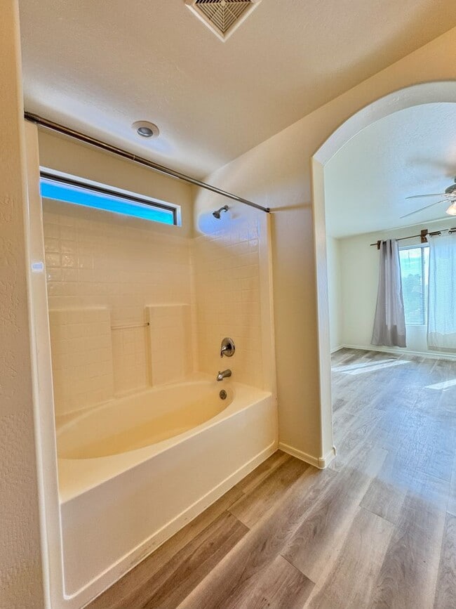 Building Photo - ASHLEY HEIGHTS 3 BEDROOM WITH HUGE BACKYARD