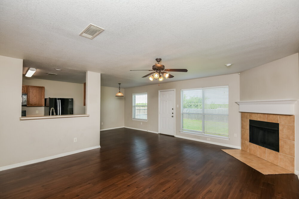 Building Photo - 425 NE Murphy Rd