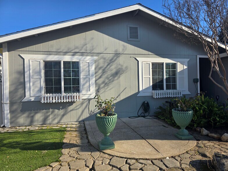 Building Photo - 4869 Racetrack Cir