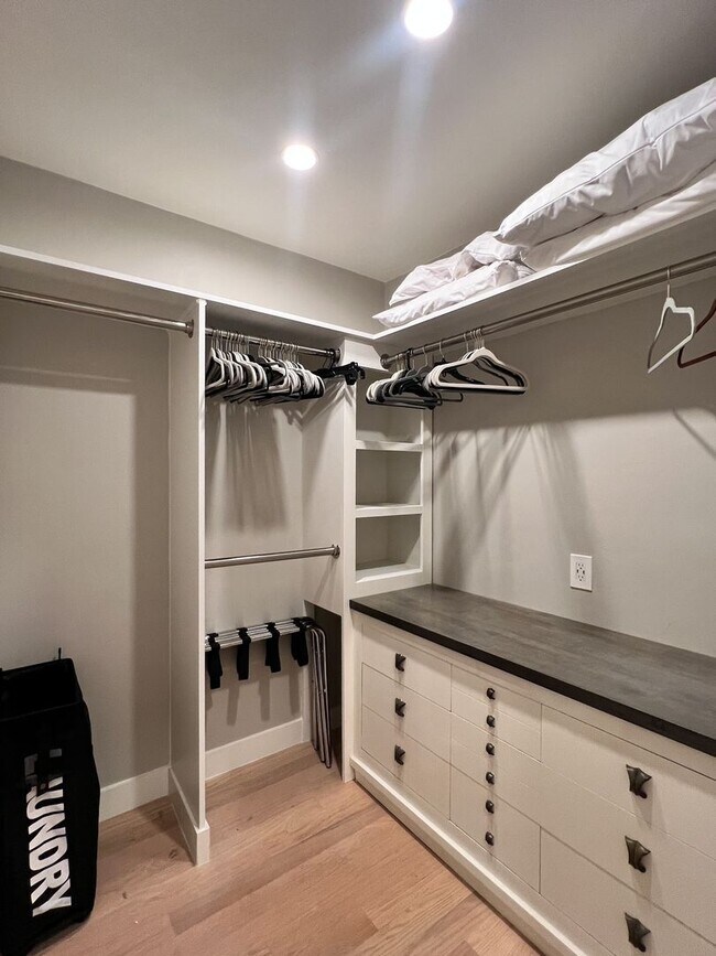 Building Photo - Beautiful Single-Level Home Located in the...