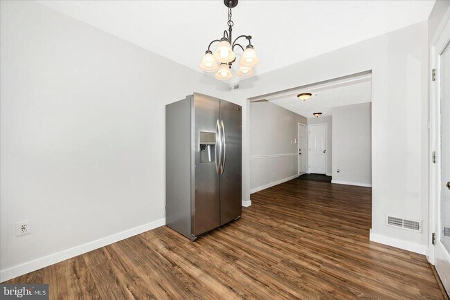 Building Photo - 615 Himes Ave