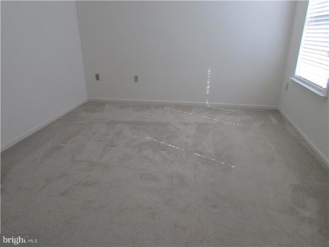 Building Photo - 1 Overlook Ct