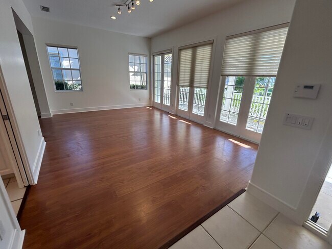 Building Photo - 8455 Belize Pl