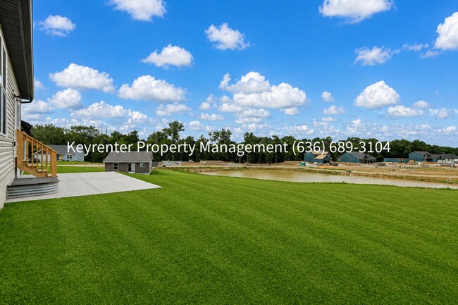 Building Photo - 825 Cedarwood Dr