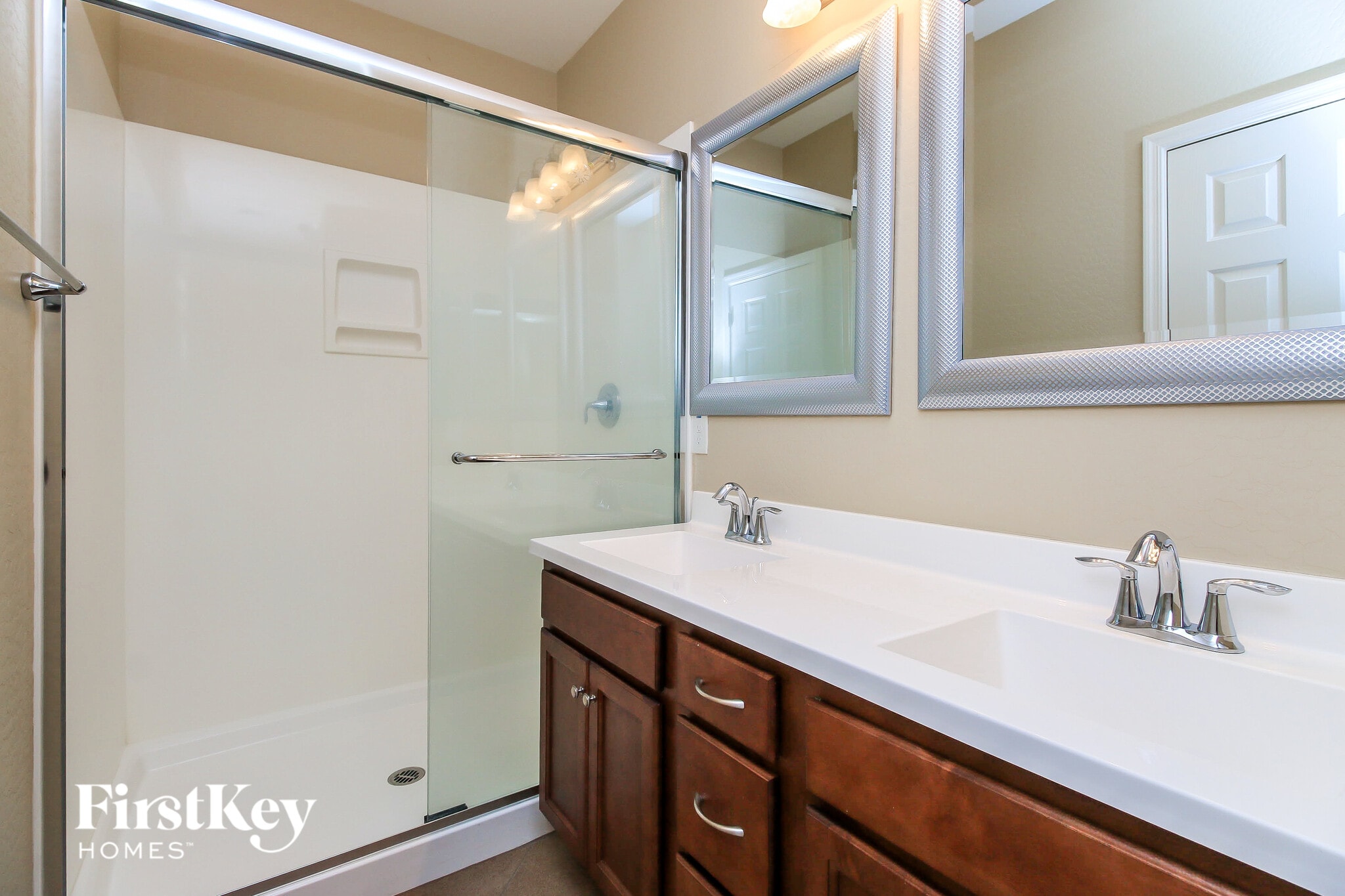 Building Photo - 625 W Mangrove Rd