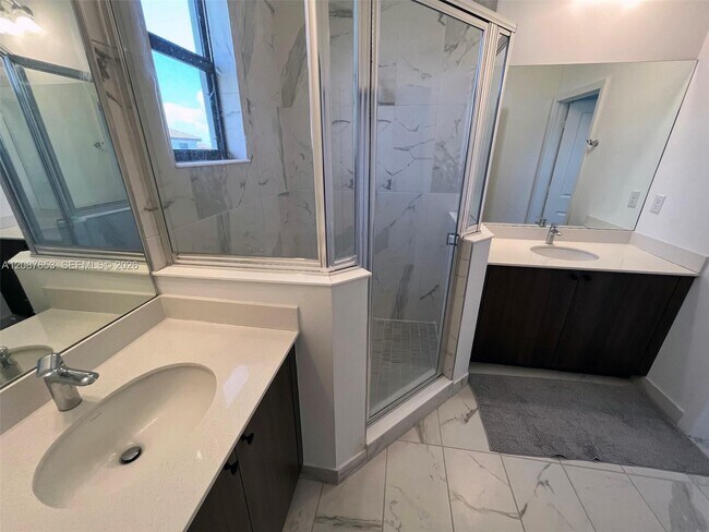 Building Photo - 5525 Agostino Way